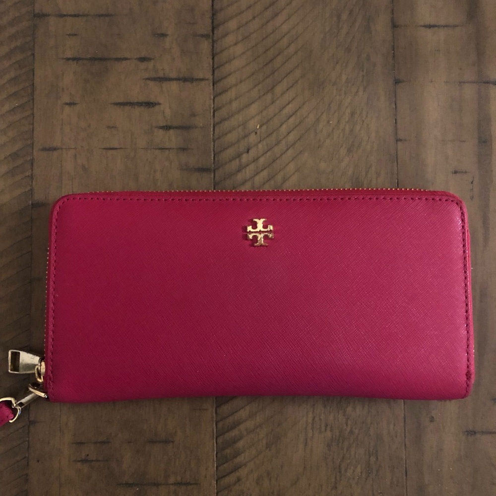 Tory Burch wallet